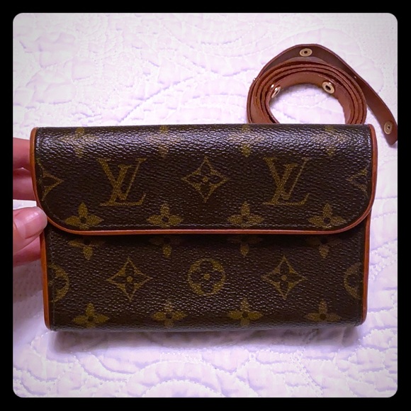 Louis Vuitton Handbags - LOUIS VUITTON POUCHETTE